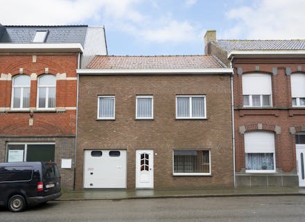 Huis te koop in Nieuwkerke met 3 slaapkamers, tuin en garage