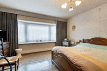 Centrumwoning met handelsruimte te koop in Beveren-Leie