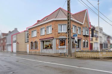 Centrumwoning met handelsruimte te koop in Beveren-Leie
