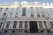 Imposante herenwoning / kantoorgebouw te koop in Kortrijk