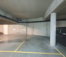 TE HUUR: autostaanplaats in Hasselt centrum