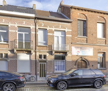 Karaktervol rijhuis met tuin te koop in Mechelen.