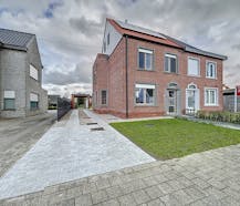 Instapklare, halfopen bebouwing met 3 slaapkamers in Aalter