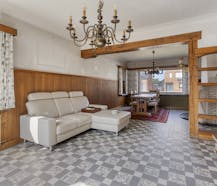 Te renoveren woning te koop net buiten het centrum van Retie