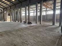 Magazijn (4.214 m²) met kantoor en buitenruimte te huur Aalter