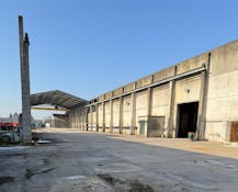 Magazijn (4.214 m²) met kantoor en buitenruimte te huur Aalter