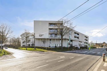 Verzorgde assistentiewoning met terras te Zwevegem