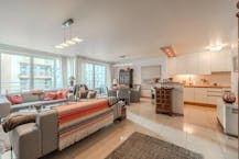 Appartement te koop met zijdelings zeezicht te Oostende