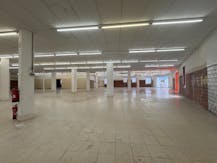 Handelspand te koop van ca. 830 m² op centrale ligging in Torhout
