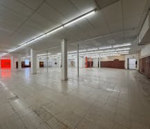 Handelspand te koop van ca. 830 m² op centrale ligging in Torhout