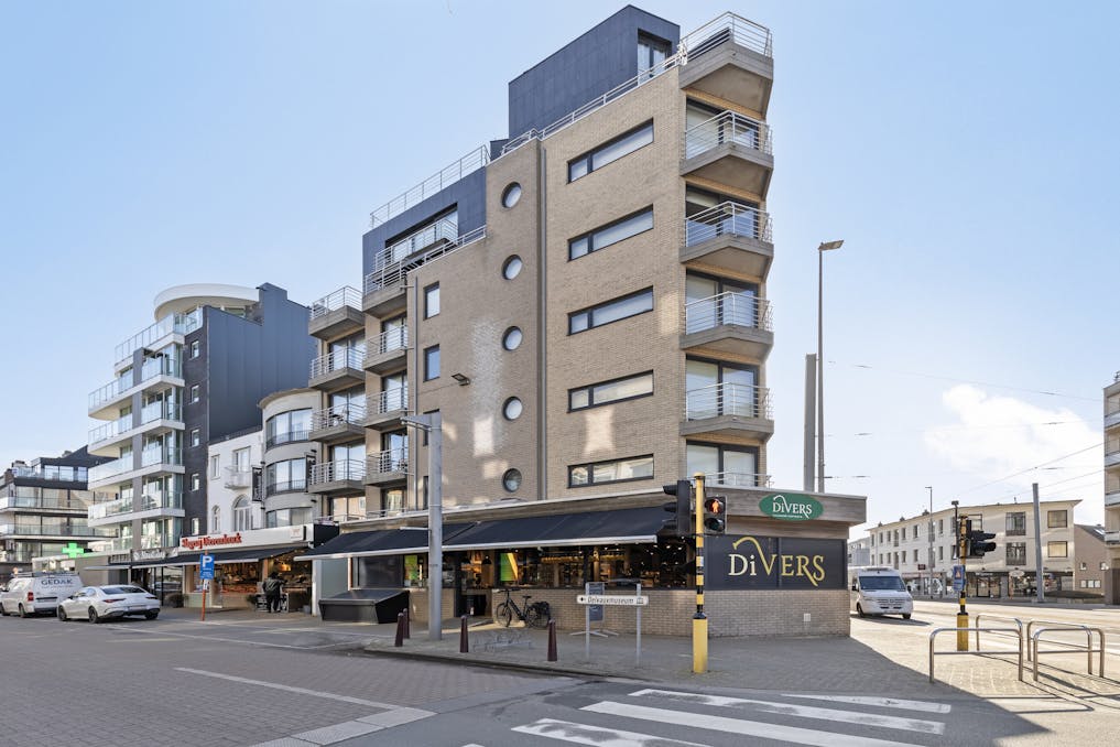 Gerenommeerde delicatessen zaak te koop te Sint-Idesbald.