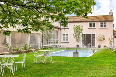 Luxueuze villa met zwembad en handelsruimte te Beverst