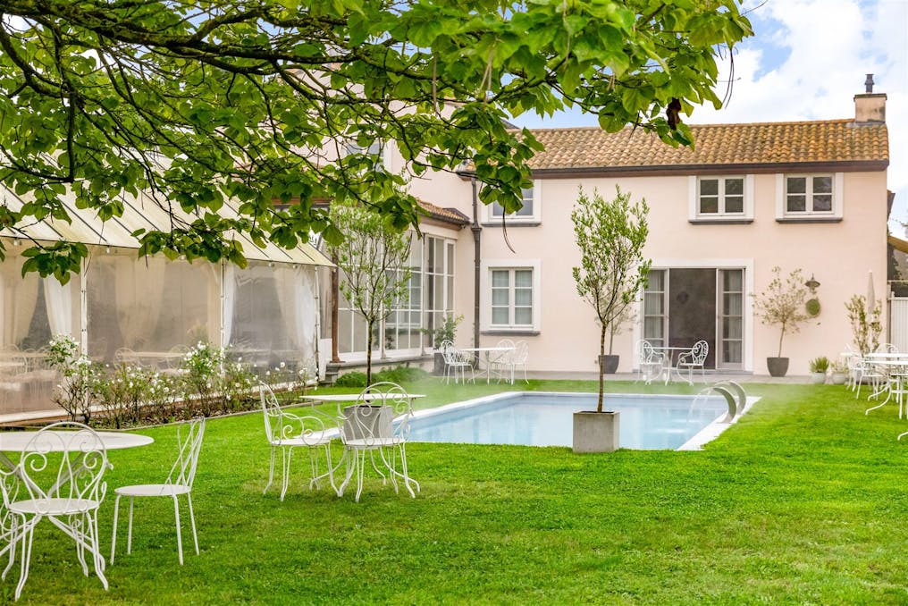 Luxueuze villa met zwembad en handelsruimte te Beverst