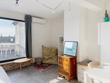 Lichtrijke studio met dubbel terras te huur in Brugge 