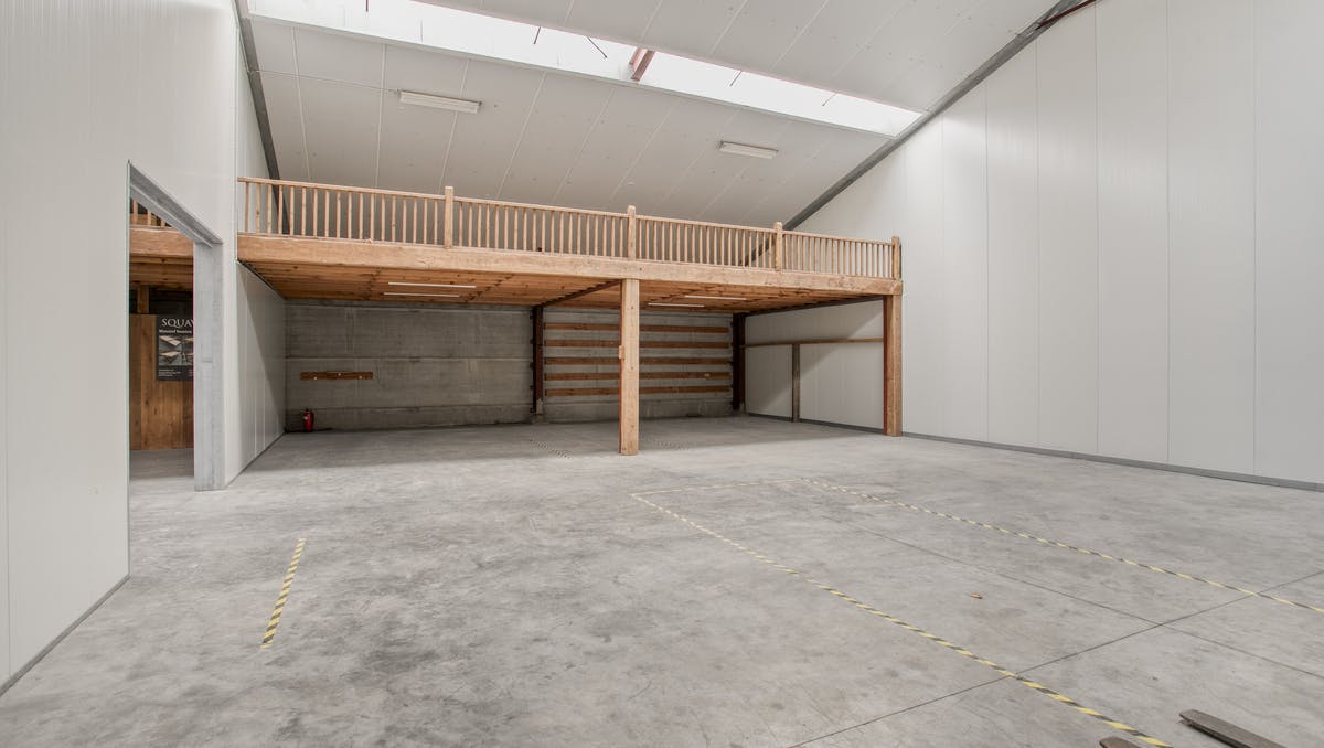 KMO-unit van 240 m² te huur in Kuurne