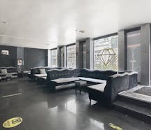 Handelsgelijksvloer te koop in het hartje van Antwerpen