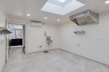 Handelspand te huur van ca. 62 m² met woonst in centrum Lauwe