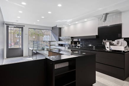 Handelspand met woonst te huur Lauwe