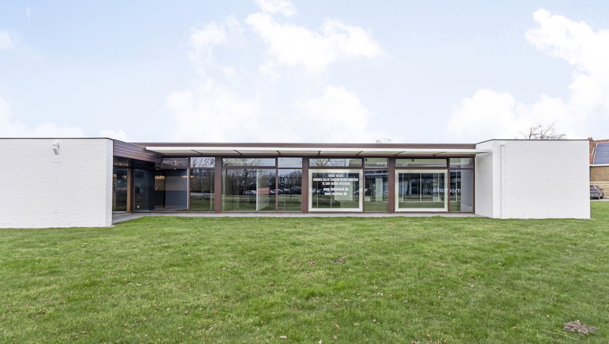 Kantoor (300 m²) Te huur te Torhoutsesteenweg, Zedelgem