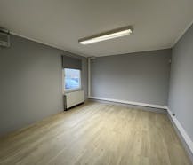 Kantoor (ca. 246 m²) te huur aan de R4 te Gent