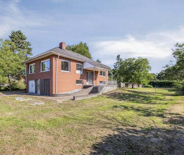 te renoveren huis op een perceel van 2445m² te koop in Geel