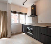 Gerenoveerd gelijkvloers appartement met twee slaapkamers