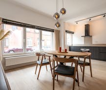 Gerenoveerd gelijkvloers appartement met twee slaapkamers