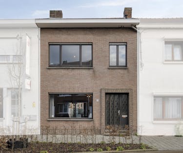 Gesloten bebouwing, op een perceel van circa 260m², te Essen-Wildert