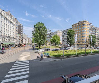Lichtrijk hoekappartement te centrum Oostende