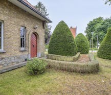Subliem gelegen huis langs de Aardenburgseweg te Sint-Kruis