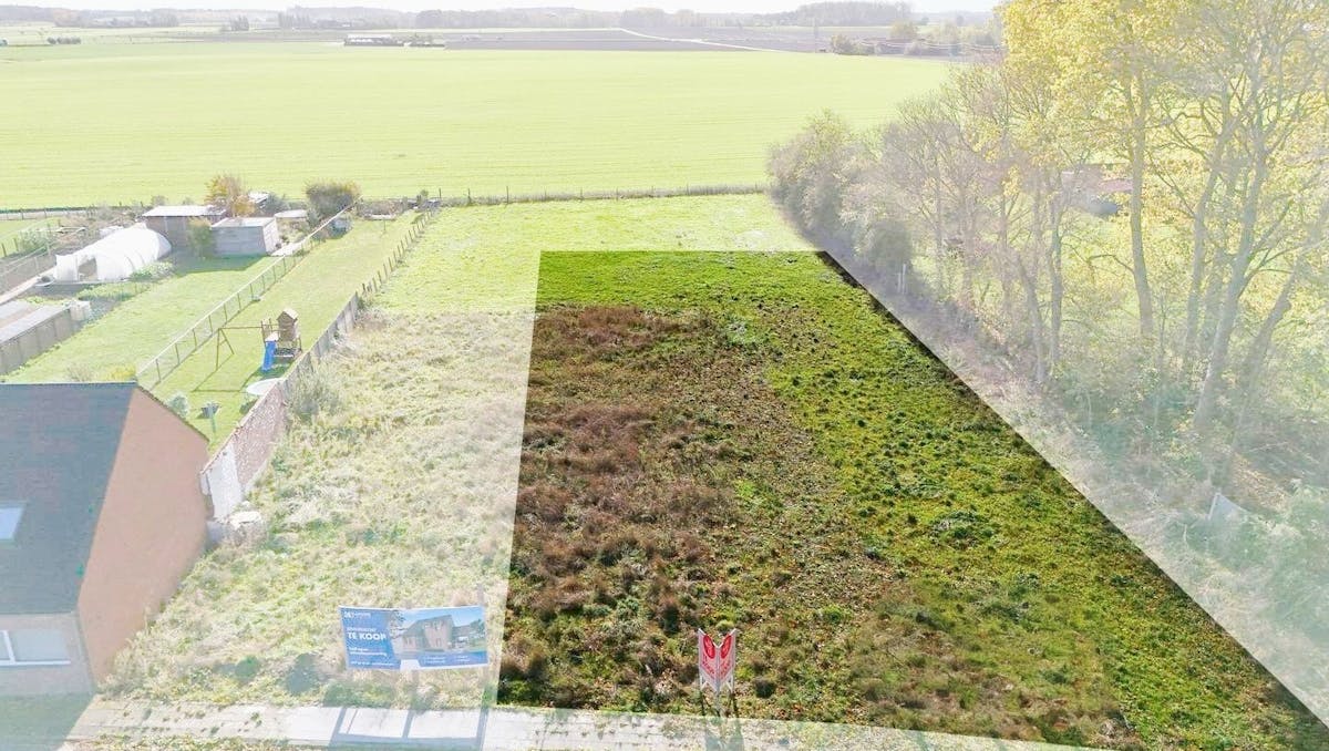 Mooi en zuidgericht stuk bouwgrond (1.284m²) voor open bebouwing