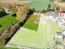 Mooi en zuidgericht stuk bouwgrond (1.284m²) voor open bebouwing