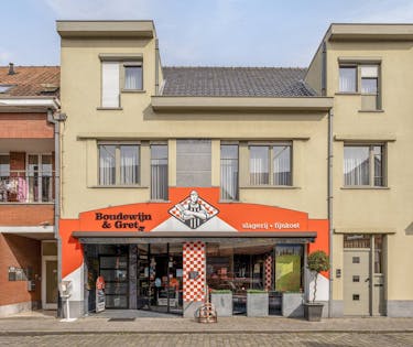 Handelspand te koop met woonst en atelier in Ruddervoorde