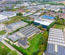 Commercial building with home in the Roeselare-Haven industrial zone