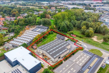 Magazijn met woonst te koop Roeselare