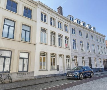 Opbrengsteigendom te koop in centrum Brugge