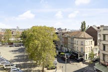 Opbrengsteigendom met 10 appartementen en winkel te koop in Molenbeek - Brussel