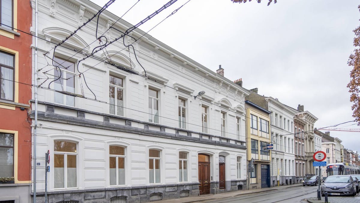 Authentieke woning met 2 slaapkamers en bureelruimte