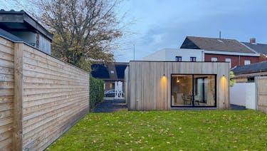 Volledig gerenoveerde halfopen bebouwing te huur in Essen!