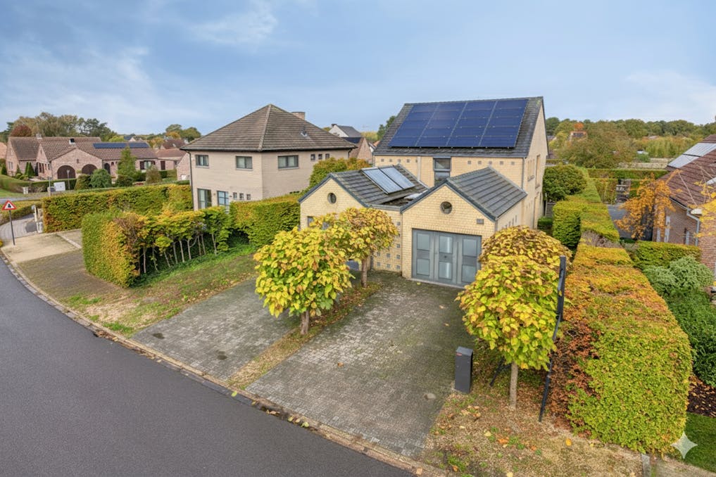 Vrijstaande woning met 4 slaapkamers te koop in Geel