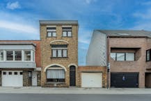 Te renoveren woning met 5 slaapkamers, tuin en garagebox te Middelkerke!