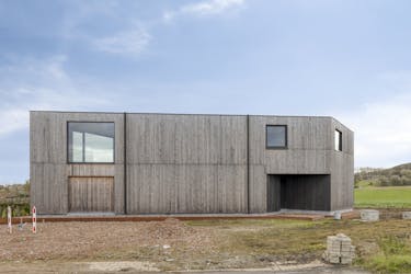 Moderne houtskeletwoning met panoramisch uitzicht