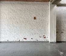Afgesloten autostaanplaats te huur in Roeselare.