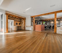 Goed gelegen handelspand met veel potentieel in Lombardsijde