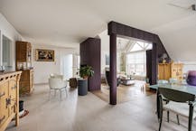 Ruime woning met tuin en handelsruimte of kantoor op glvl