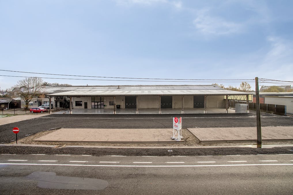 KMO-unit van 240 m² te huur in Kuurne