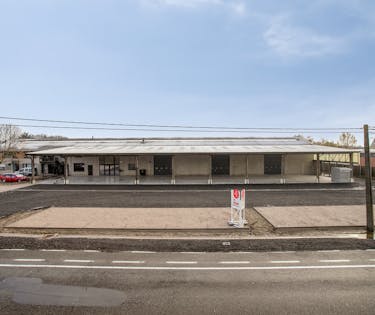 KMO-unit van 240 m² te huur in Kuurne