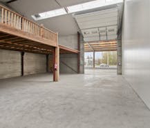 KMO-unit van 240 m² te huur in Kuurne
