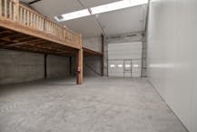 KMO-unit van 240 m² te huur in Kuurne