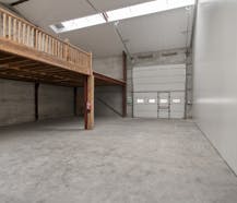 KMO-unit van 240 m² te huur in Kuurne